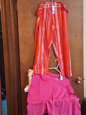 HUE Red and Pink Striped Lounge Set